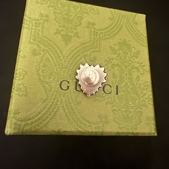 Brand new with box and dustbag Gucci Silver heart  Brooch - Picture 3 of 7